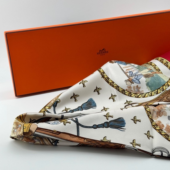 Vintage HERMÈS scarf - Picture 4 of 7